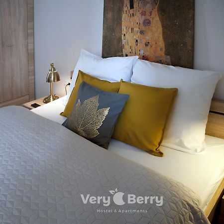 Przestronny Apartament Very Berry W Poznaniu Z Dwiema Sypialniami By Noclegi Renters Eksteriør billede
