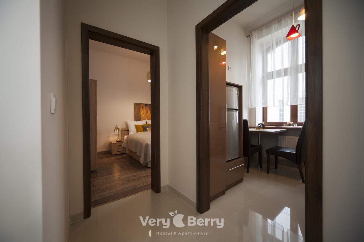 Przestronny Apartament Very Berry W Poznaniu Z Dwiema Sypialniami By Noclegi Renters Eksteriør billede