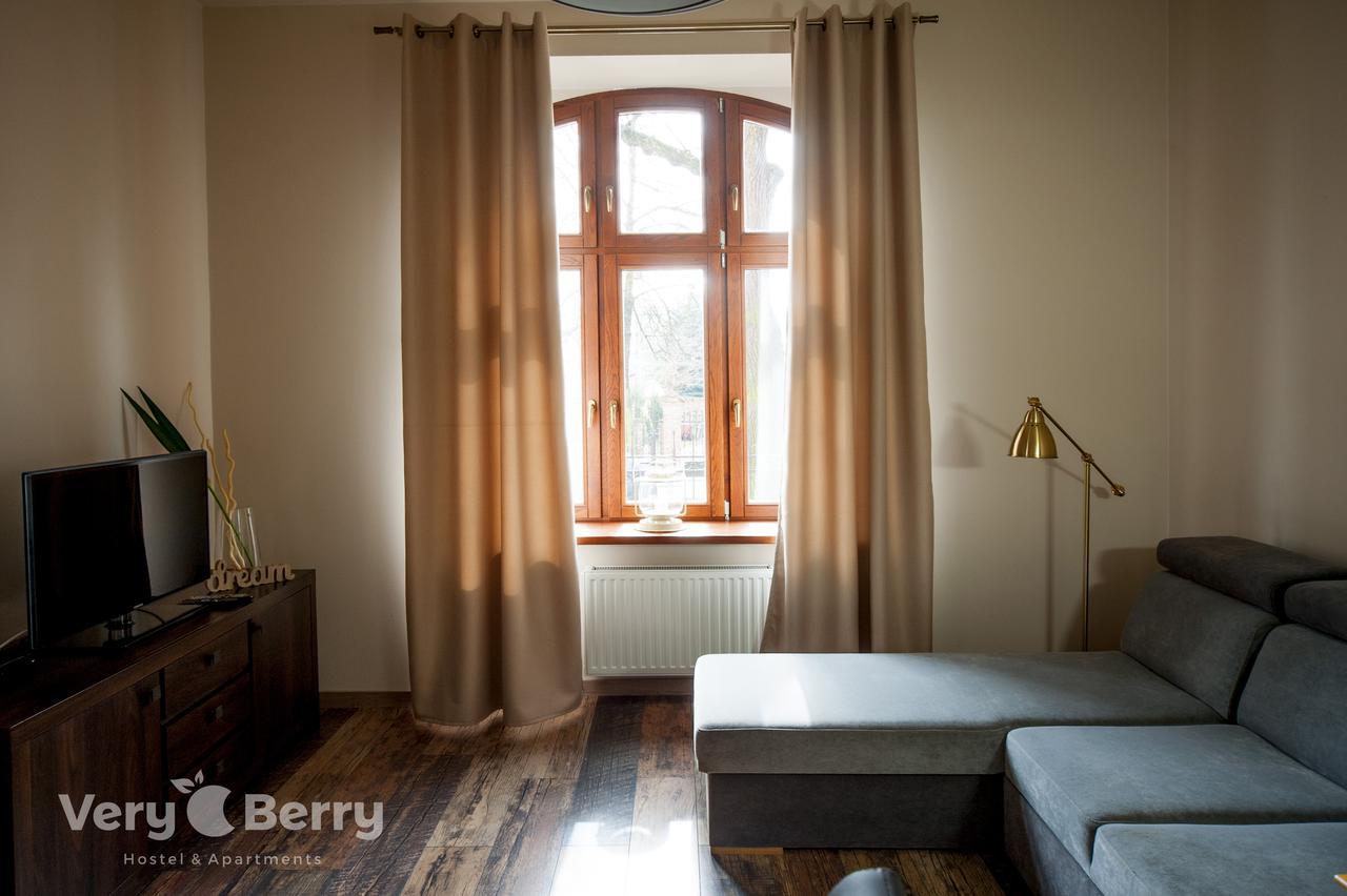 Przestronny Apartament Very Berry W Poznaniu Z Dwiema Sypialniami By Noclegi Renters Eksteriør billede