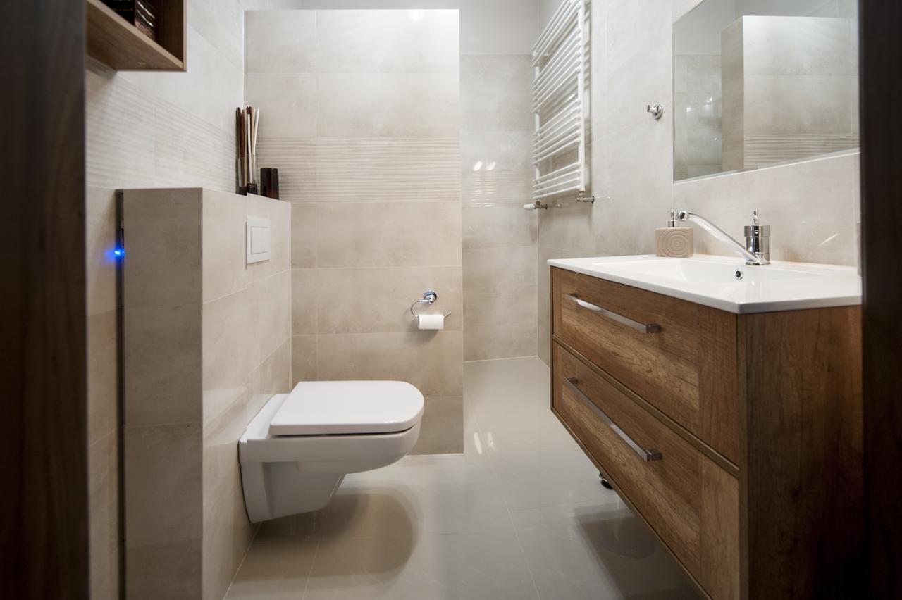 Przestronny Apartament Very Berry W Poznaniu Z Dwiema Sypialniami By Noclegi Renters Eksteriør billede